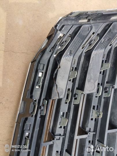 Решетка радиатора Volkswagen Passat B7