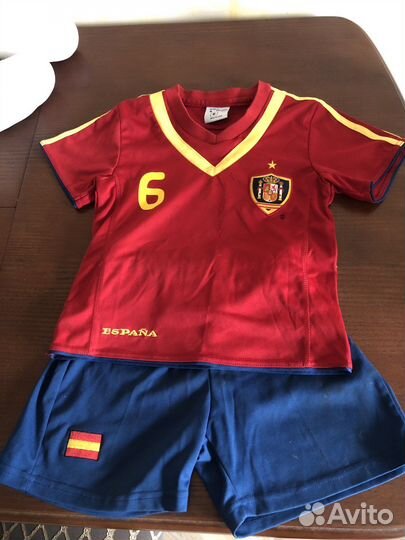 Футбольная форма на мальчика 4-6 лет