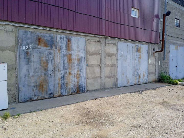 Гараж, > 30 м²