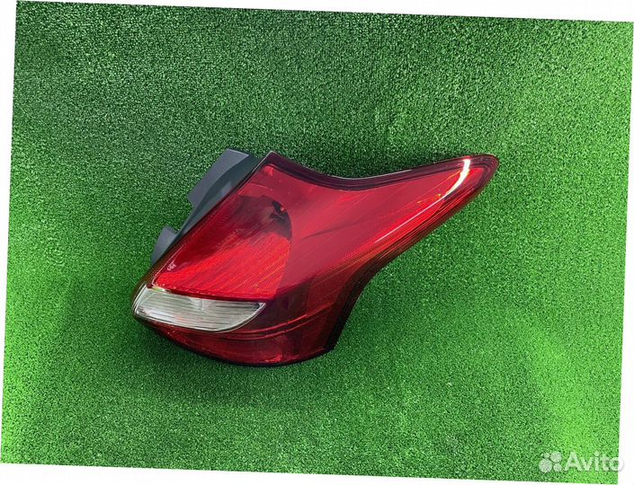 Фонарь правый Ford Focus 11-15