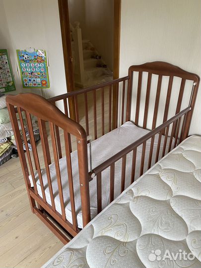 Продаю детскую кроватку