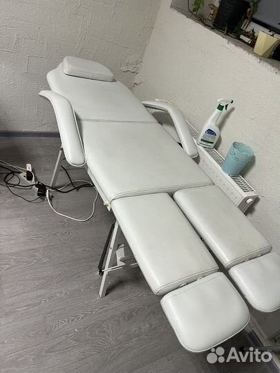 Педикюрное кресло-кушетка косметологическая