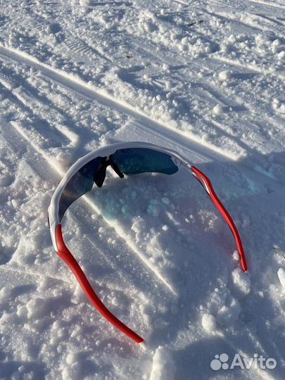 Новые очки Oakley Radar ev Path red