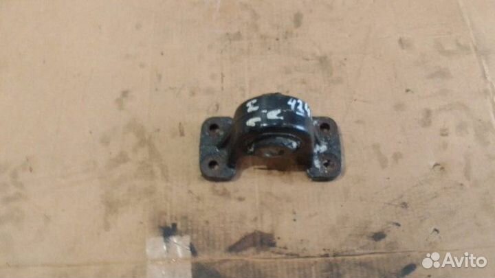 Кронштейн подшипника правый Man Tgm