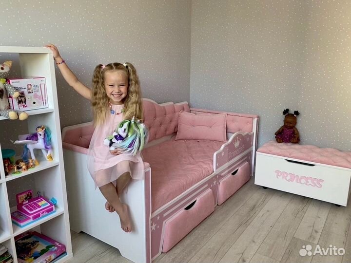 Детская кровать диван с каретной стяжкой