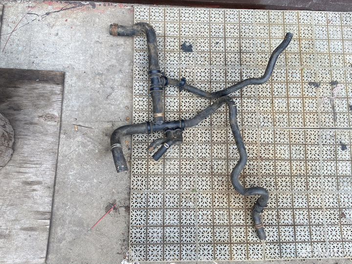 Патрубок охлаждения renault duster f4r 1800463225b