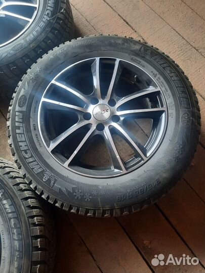 Michelin X-Ice North 3 215/65 R16 102T