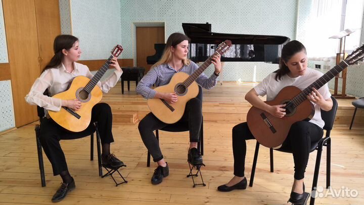 Репетитор по гитаре и укулеле