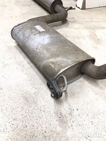 Резинка подвеса глушителя 1K0253147E Passat B8