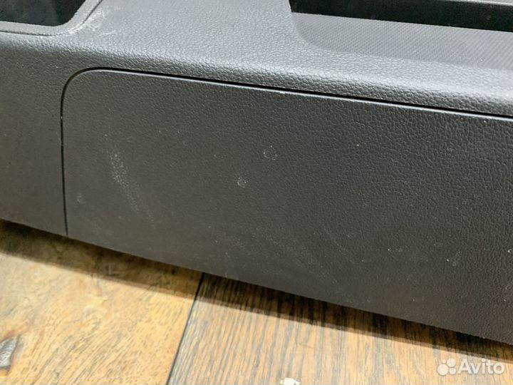 Skoda Rapid Консоль центральная