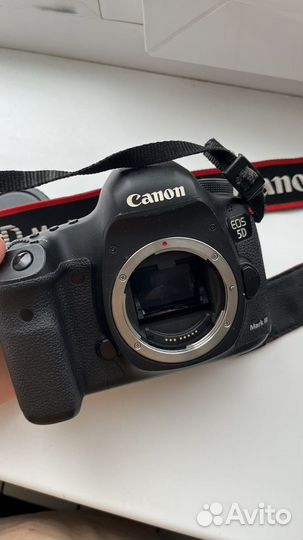 Фотоаппарат Canon 5D mark iii body