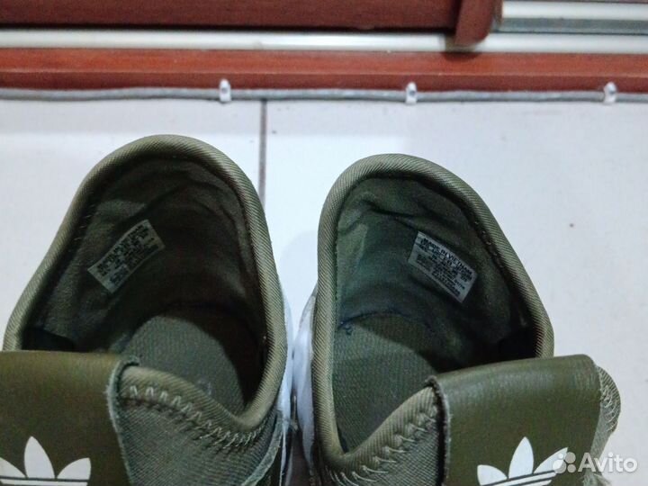 Кроссовки adidas оригинальные