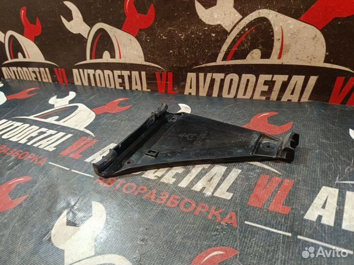 Кронштейн бампера задний левый Audi A4 B5