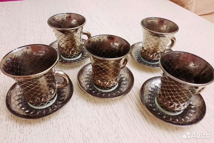 Кофейный сервиз, Цветное стекло