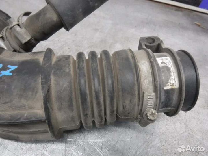 Патрубок воздушного фильтра Лада 2107 21067 2010