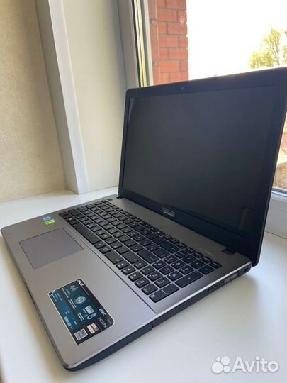 Ноутбук asus x550c