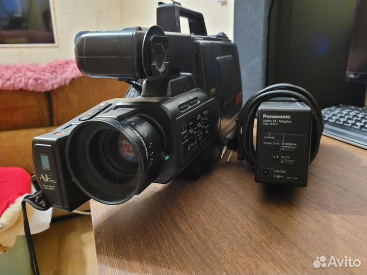 Видеокамера Panasonic NV-M7EG