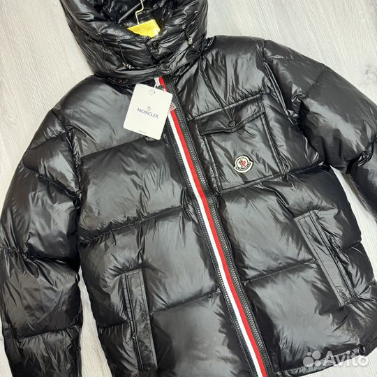 Пуховик зимний Moncler на пуху