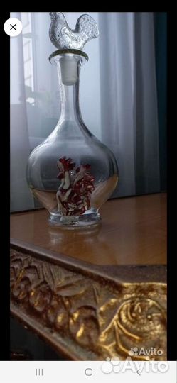 Графин с петухом внутри