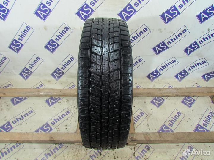 Dunlop SP Winter Ice 01 205/70 R15 89H