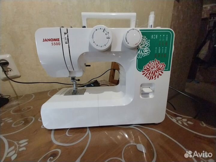 Швейная машина Janome