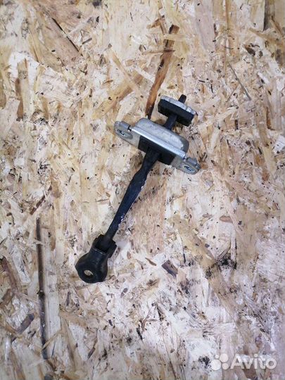 Ограничитель передней двери Hyundai I30