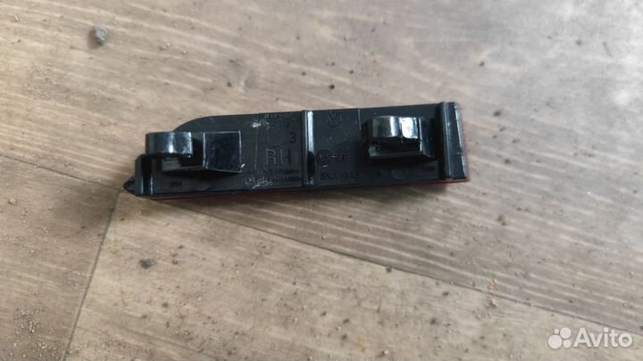 Катафот заднего бампера правый Volkswagen Tiguan 2