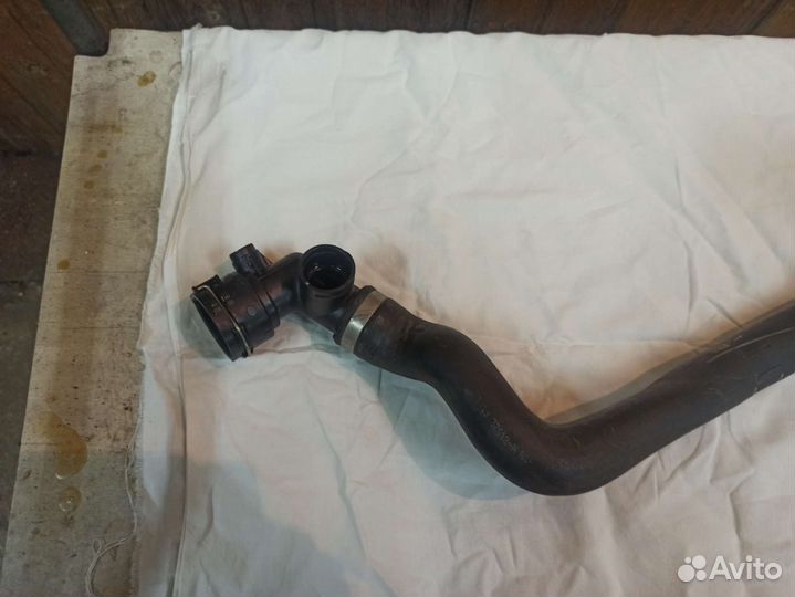 Патрубок системы охлаждения (Audi Q5 FY)