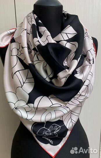 Шелковый платок chanel. Новый, оригинал