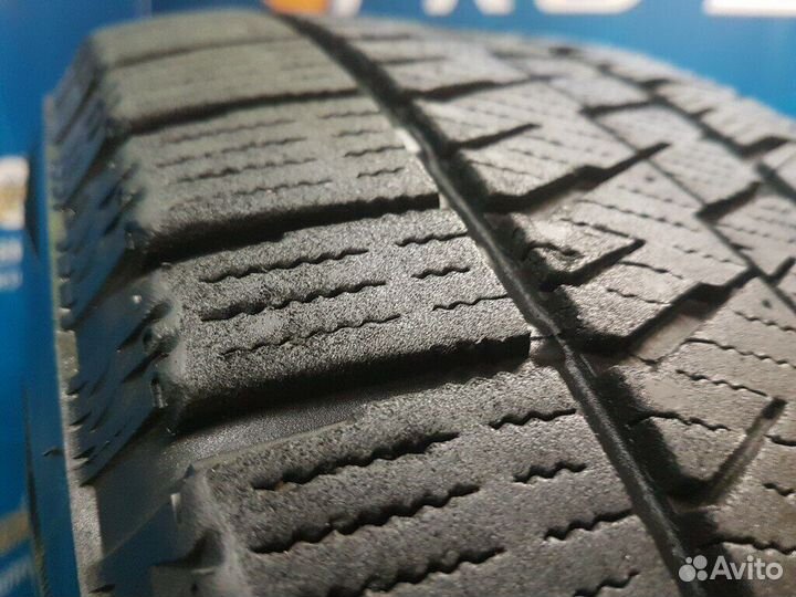 Bridgestone Blizzak Ice 205/55 R16