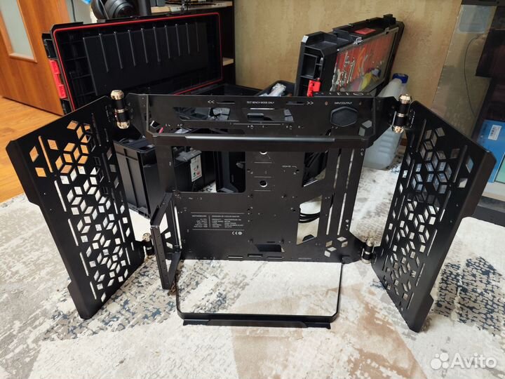 Корпус CoolerMaster MasterFrame 700