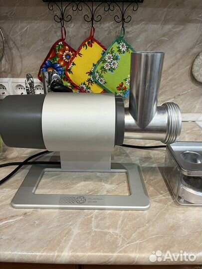 Мясорубка электрическая bork М786