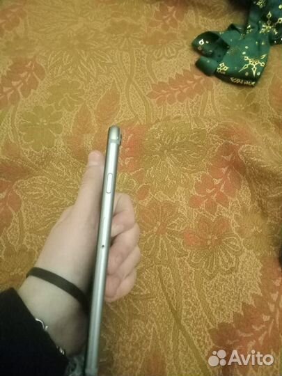 iPhone 6S, 64 ГБ