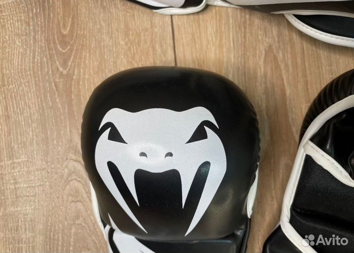 Перчатки для мма с защитой голени и стопы Venom