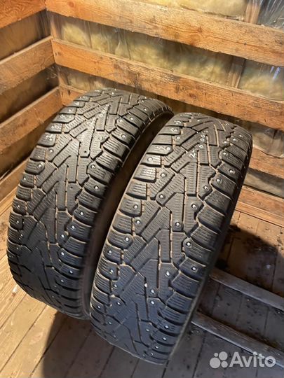 Pirelli Ice Zero 215/65 R16