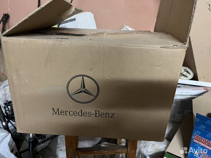 Колектор впусной Mercedes M272 мотор