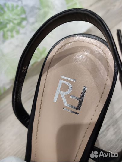Босоножки женские 38 размер