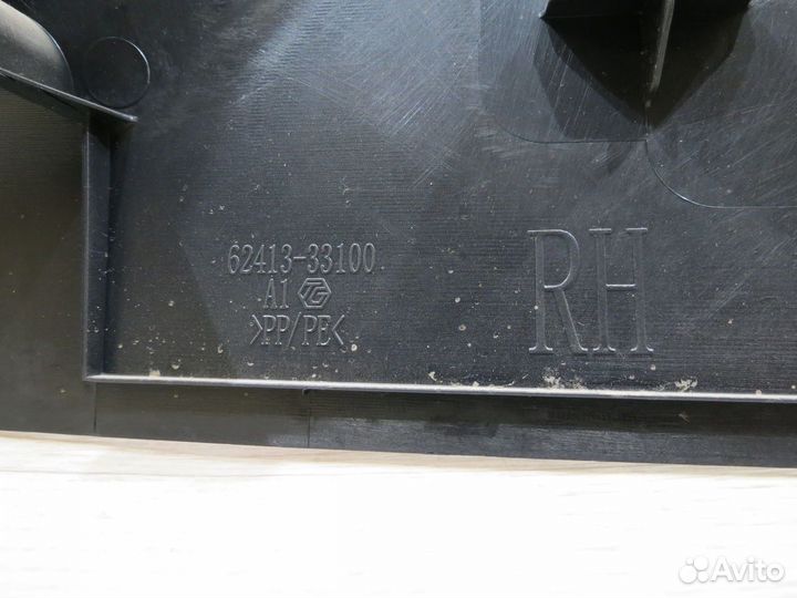 Обшивка стойки средняя правая Toyota Camry 50