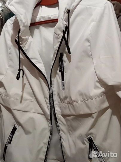 Ветровка женская