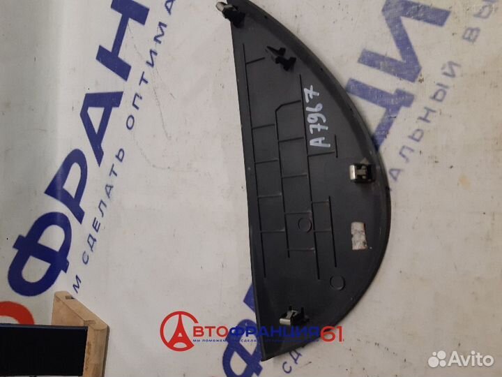 Накладка торпедо, 689214207R renault megane 3, 303