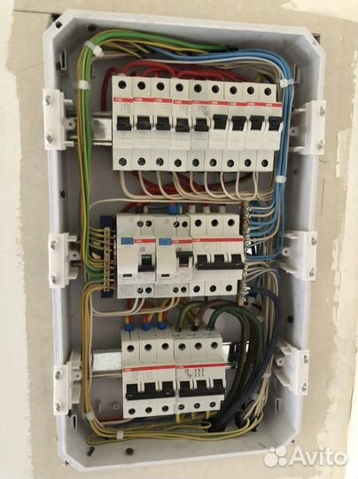 Электромонтаж / Услуги электрика / Электрик