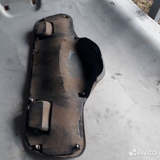 Обшивка крышки багажника Пежо 206