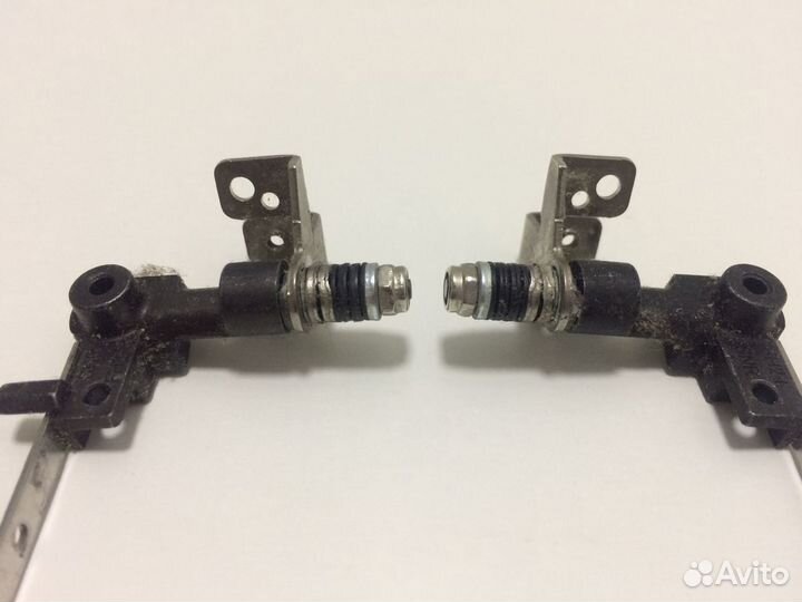 Петли матрицы ноутбука Fujitsu AH530