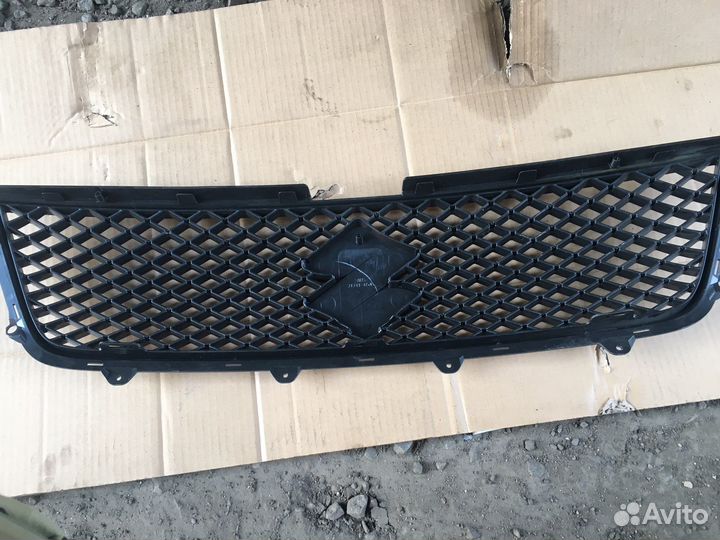 Решетка радиатора Suzuki grand vitara