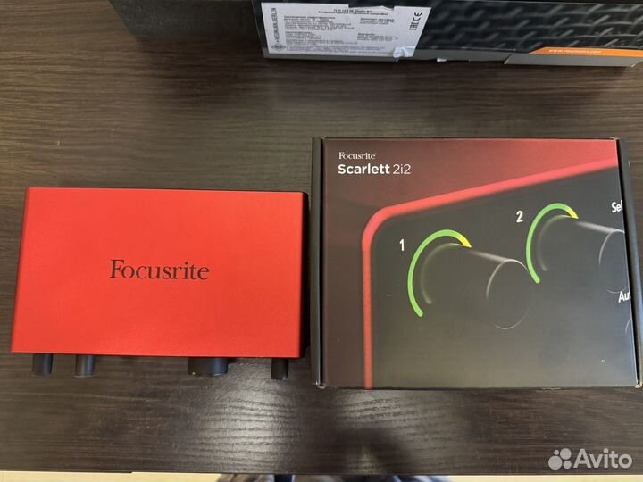 Звуковая карта Focusrite Scarlett 2i2 4th Gen