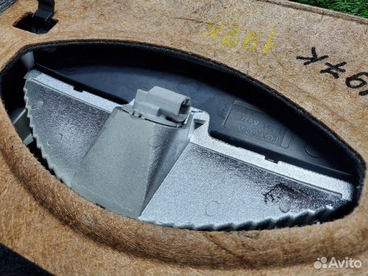 Фонарь задний стоп сигнал Toyota Brevis G10 1jzfse