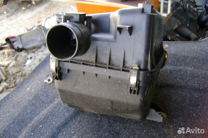 Корпус воздушного фильтра Mitsubishi L200 KB