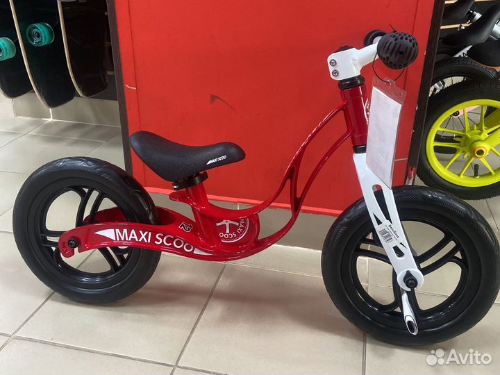 Беговел Maxiscoo Rocket красный