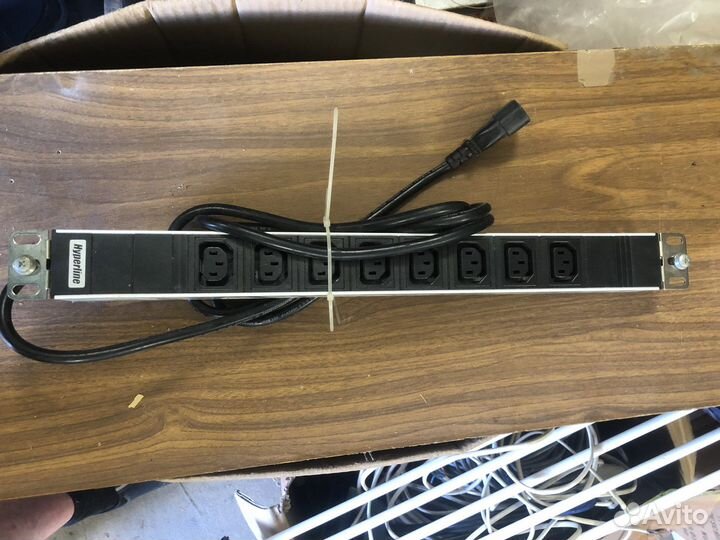 Блок розеток в стойку Hyperline