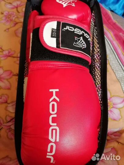 Боксерские перчатки